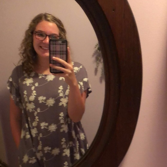 Meet your Posher, Julianna - Picture 1 of 1